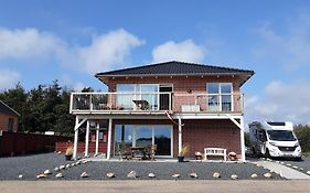 Villa-Amby